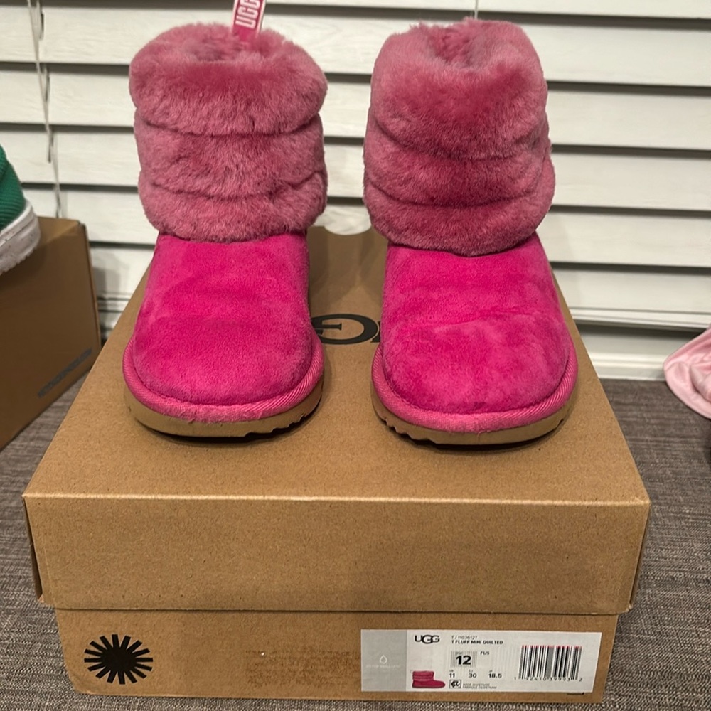 T fluff mini quilted Uggs